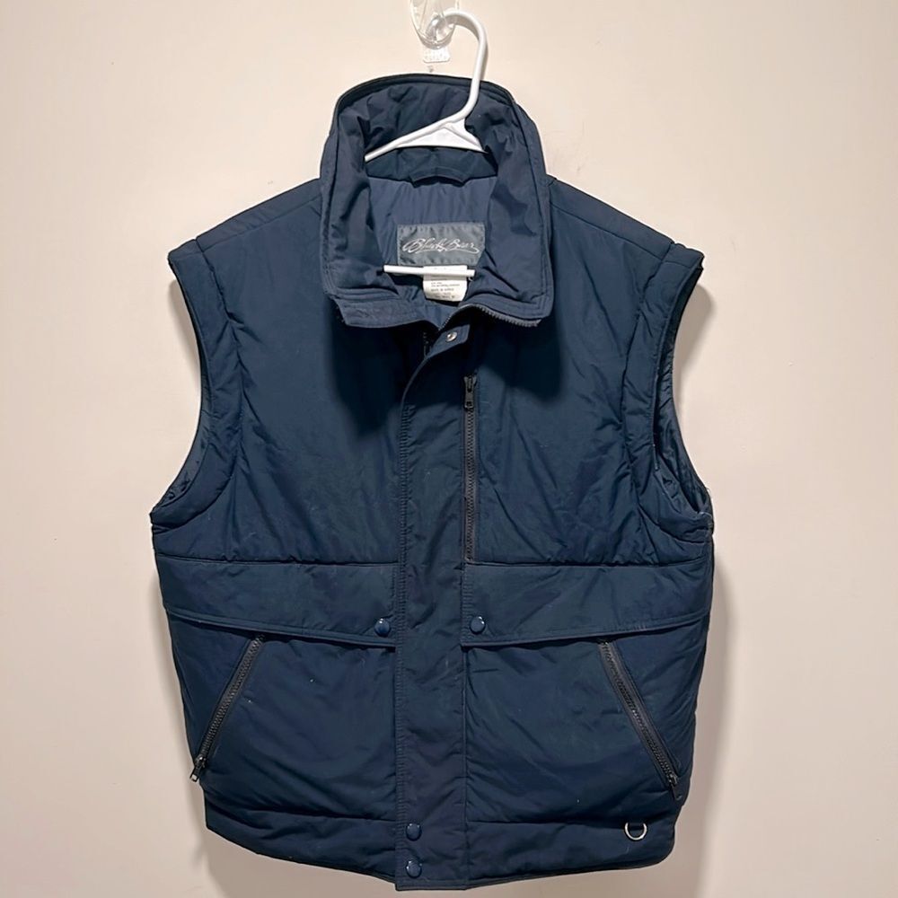 Black Bear vintage vest 
5 pockets
Zip up and snap
80 goose down, 20% feathers